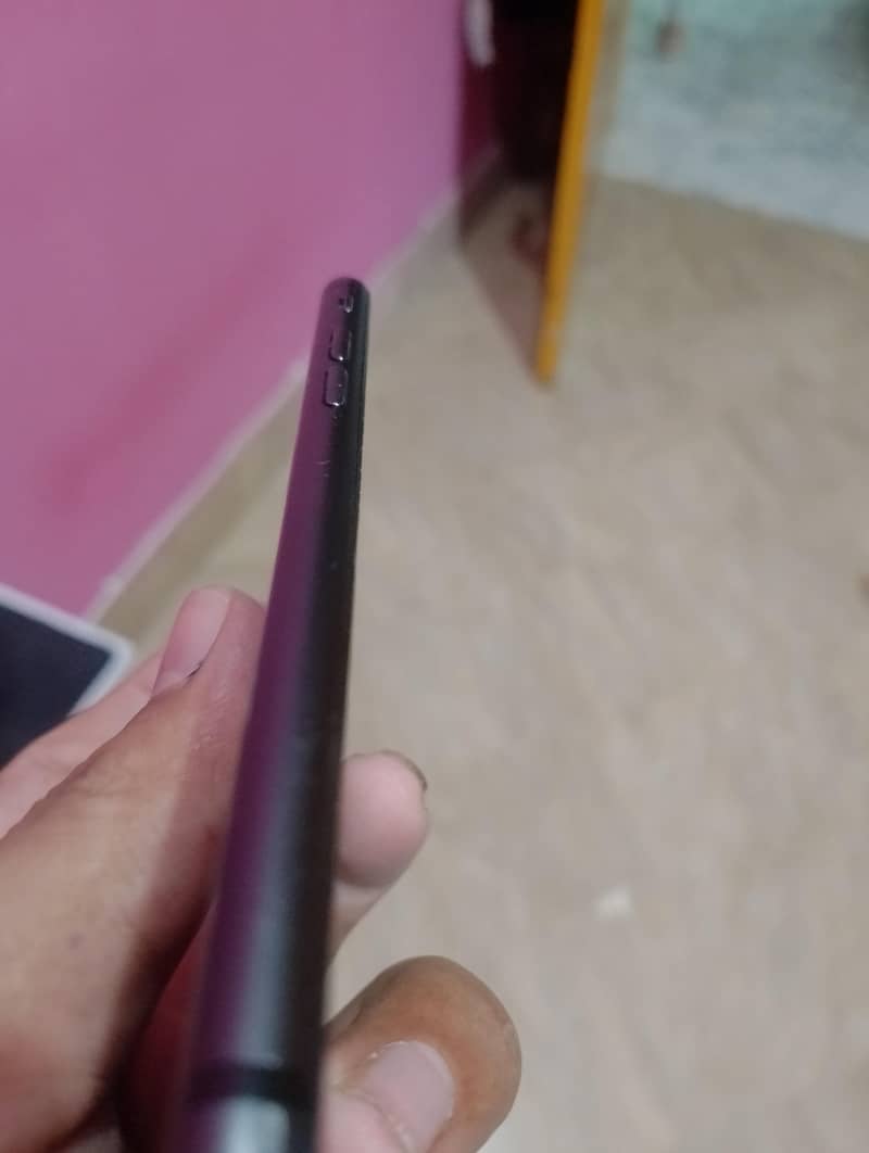 Apple iPhone 8 1