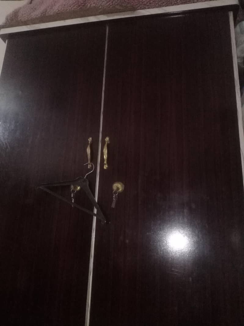 almari good condition 0