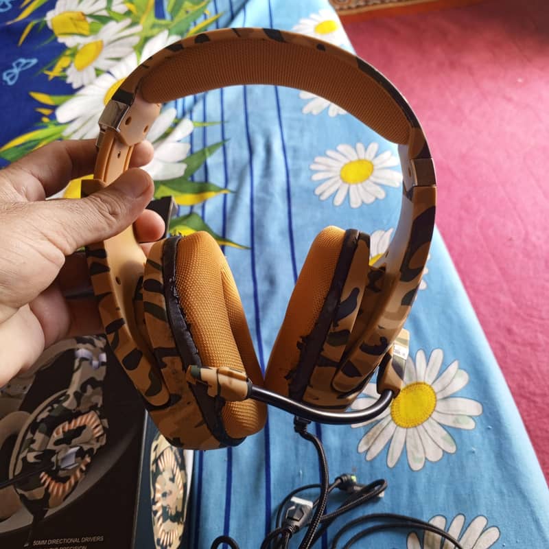 headset 5