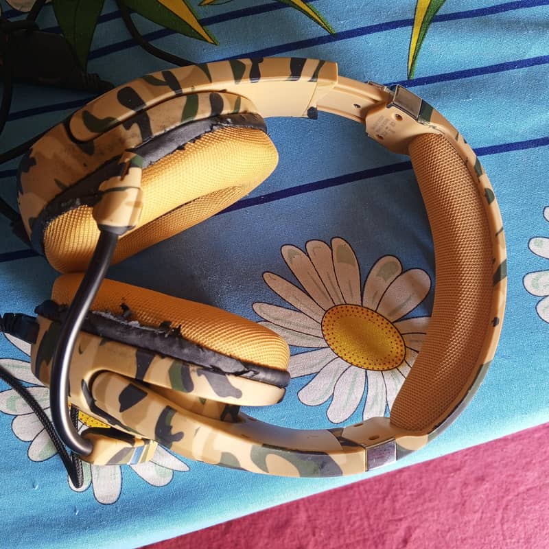 headset 7
