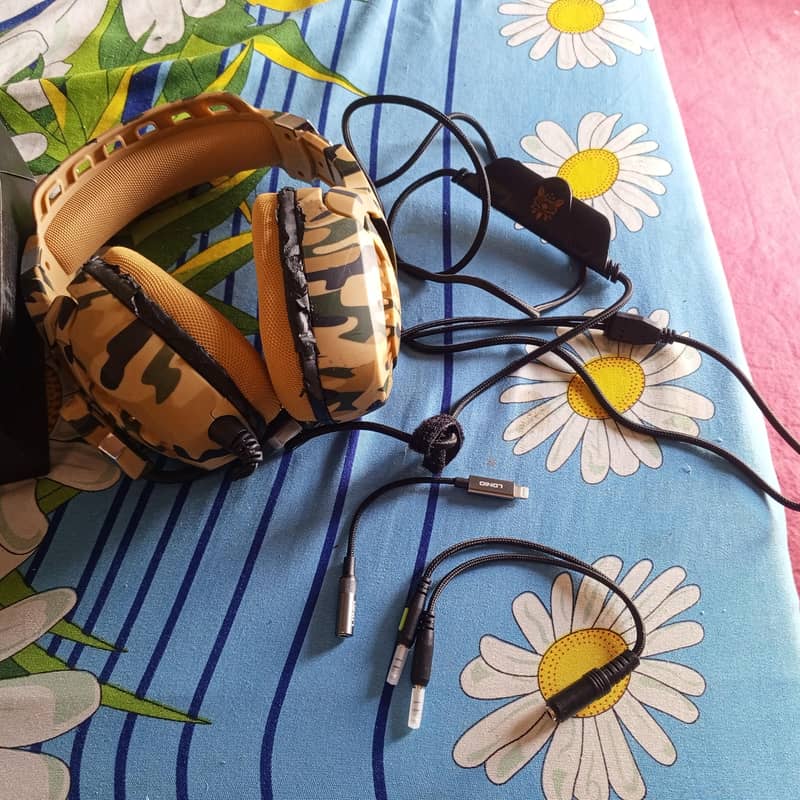 headset 9