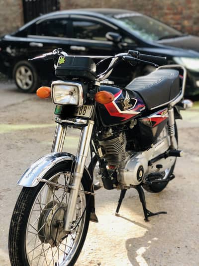 Honda CG-125 (Model 2017) Genuine Condition