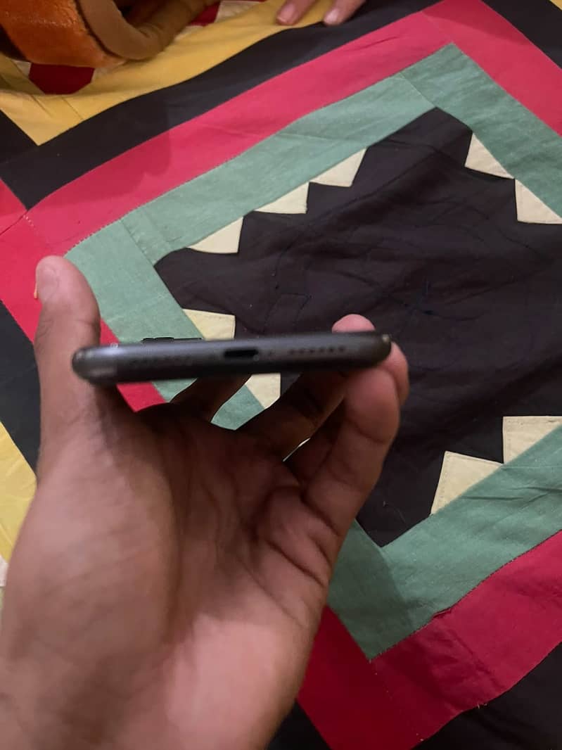 Apple iPhone 11 5