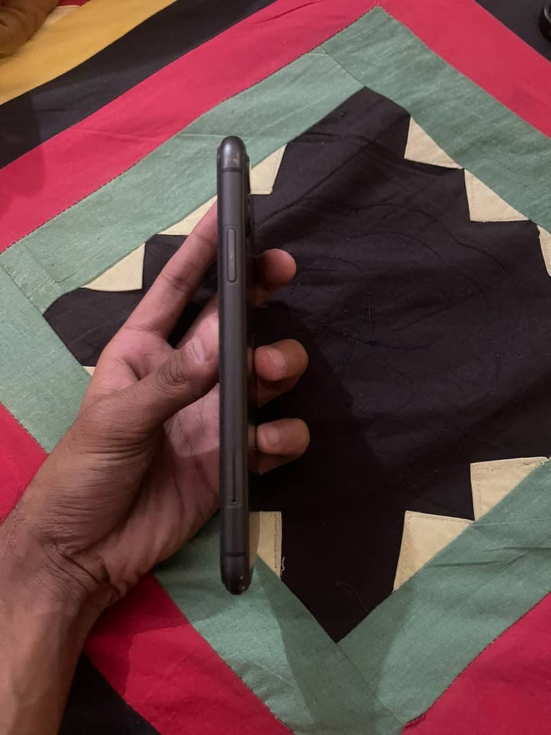 Apple iPhone 11 6