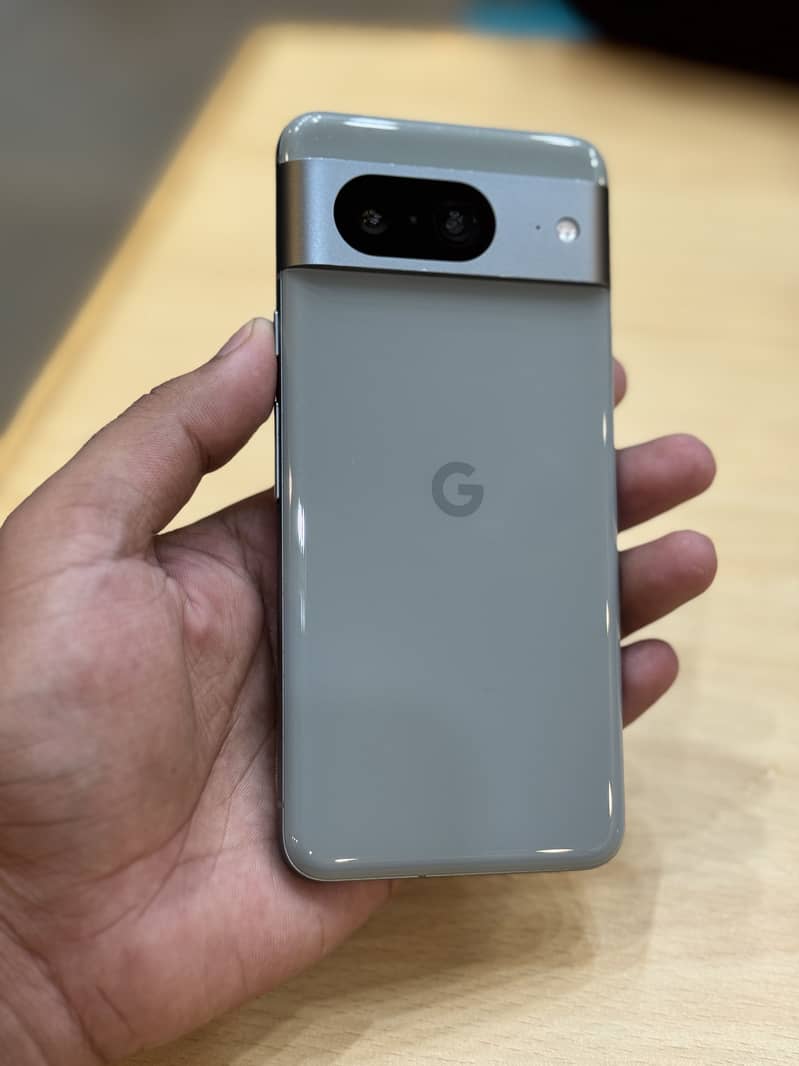 Google Pixel 8 4