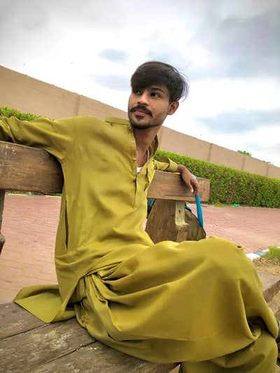 Ma housesboy ka Kam karna chahta hun main is field mein new ho shukriy