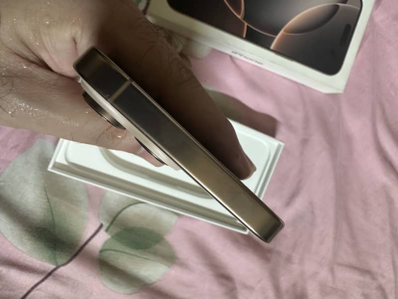 Apple iPhone 16 Pro Max 3
