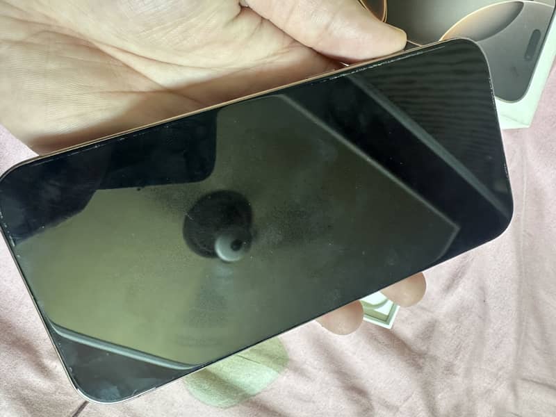 Apple iPhone 16 Pro Max 4