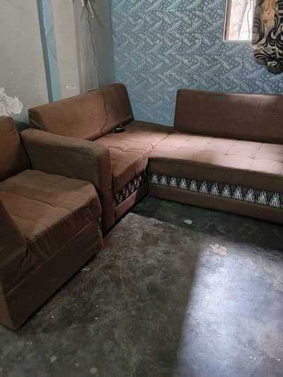 L shape sofa with shisha table with 4 stool. and very od condition 10/8