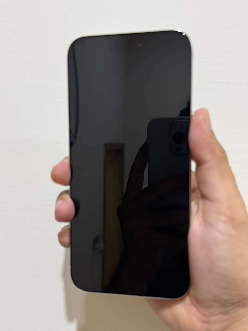 Apple iPhone 16 Pro Max 3