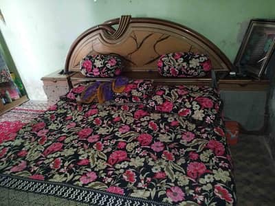 bed almari ,dresser mirror