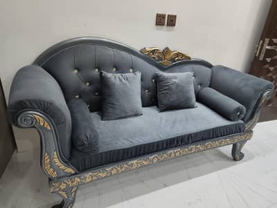 Good as new luxury Dewan sofa bed with cushions