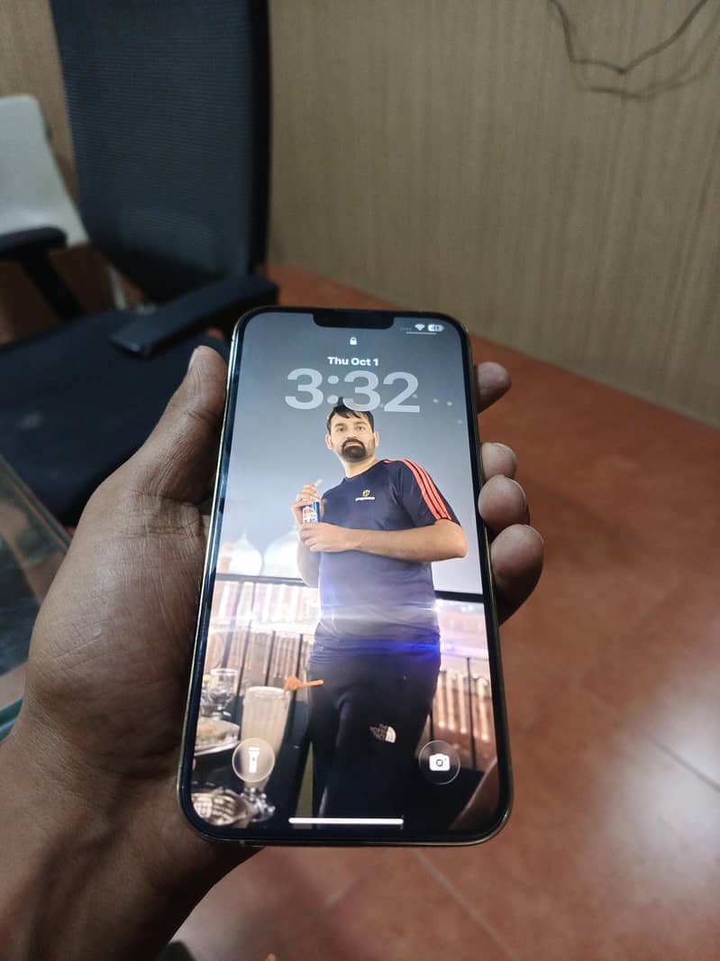 Apple iPhone 13 Pro Max 1