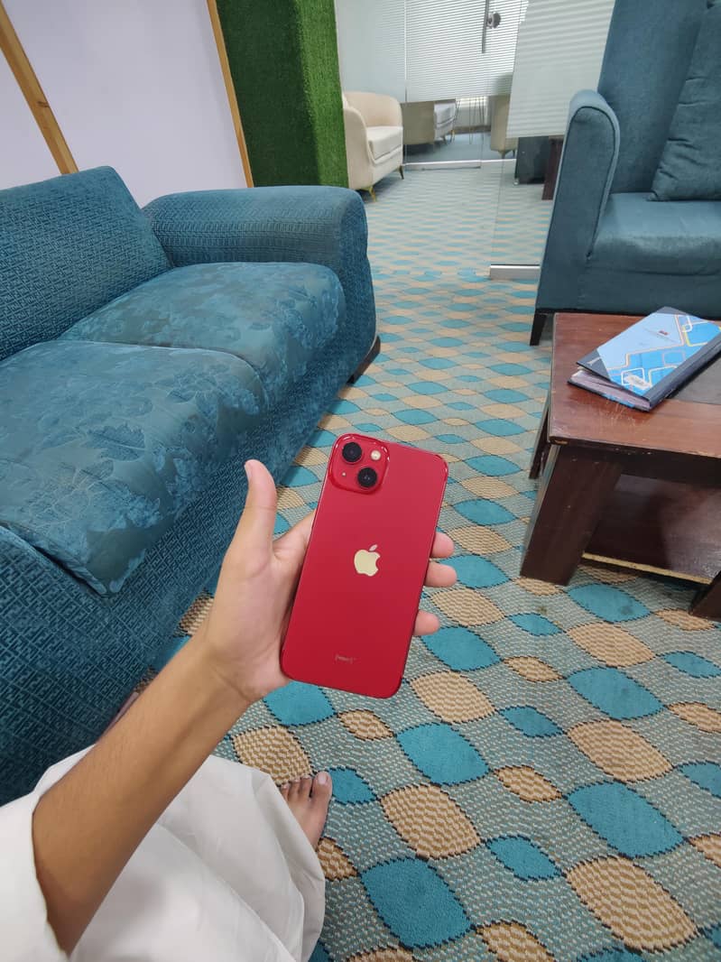 Apple iPhone 13 4