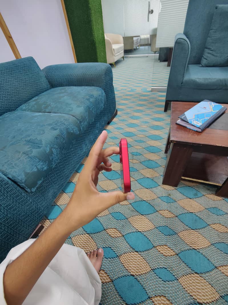 Apple iPhone 13 5