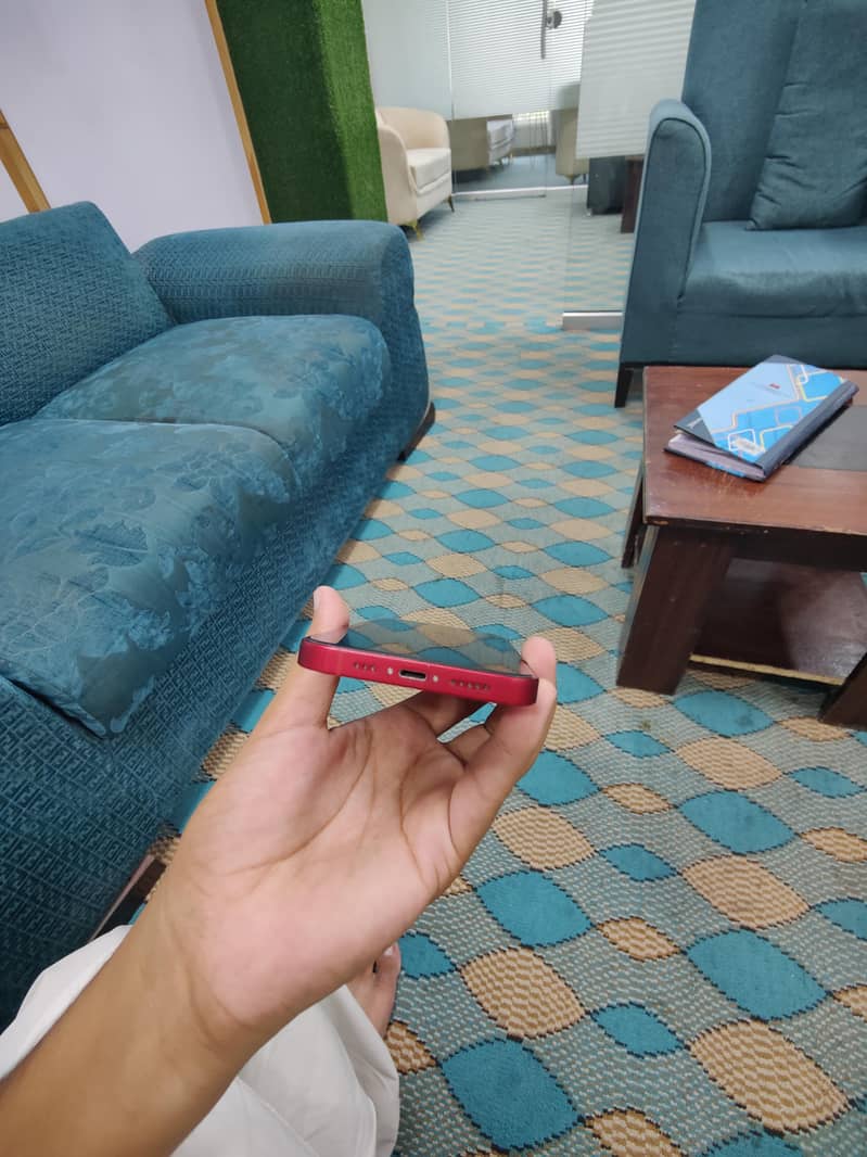 Apple iPhone 13 6