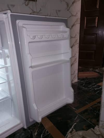 new room fridge dawlance