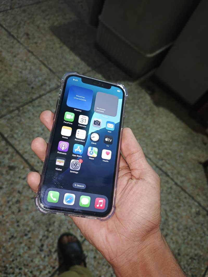 Apple iPhone 12 1