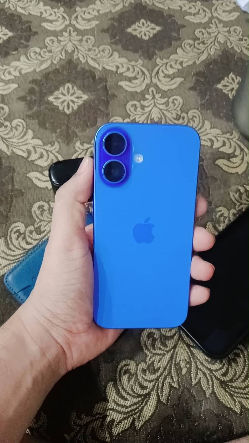 Apple iPhone 16 1