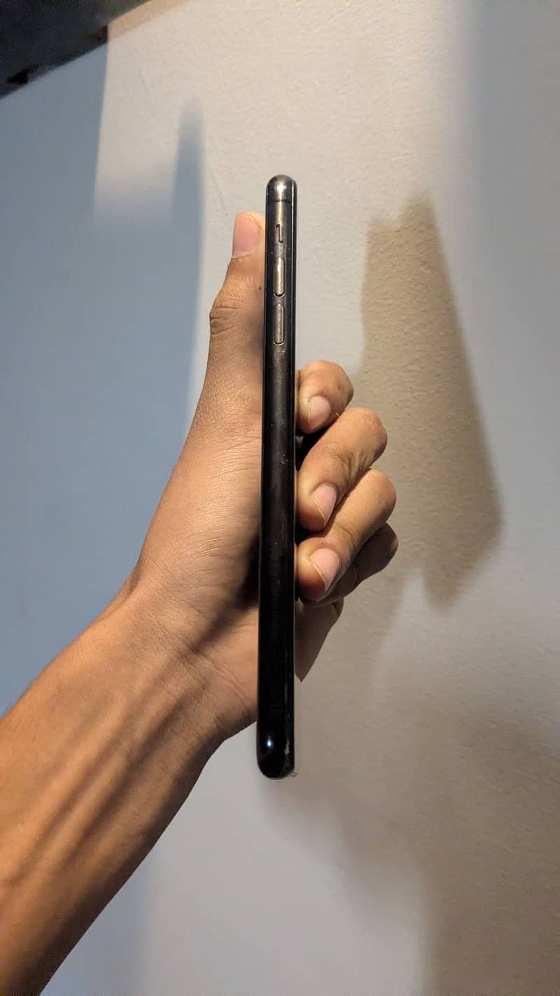 Apple iPhone 11 Pro Max 1