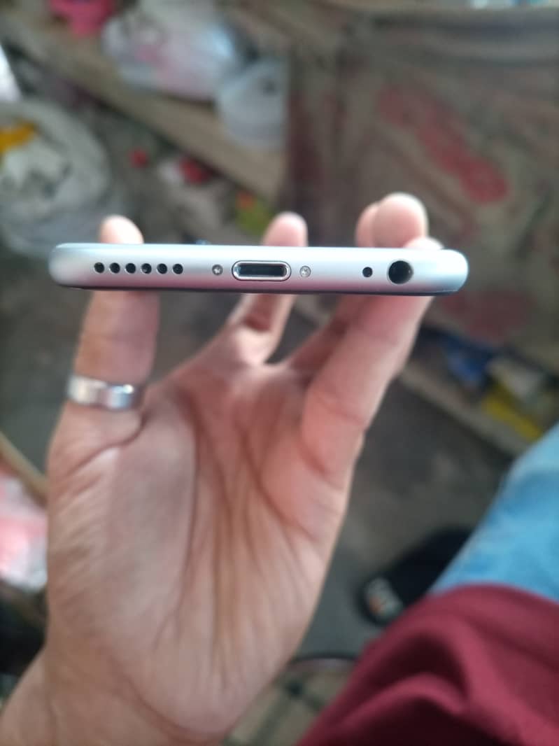 Apple iPhone 6S 1