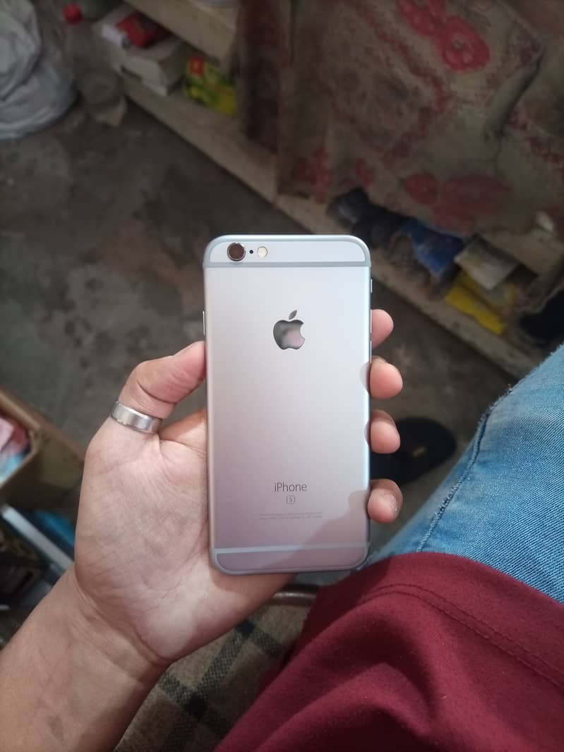 Apple iPhone 6S 4