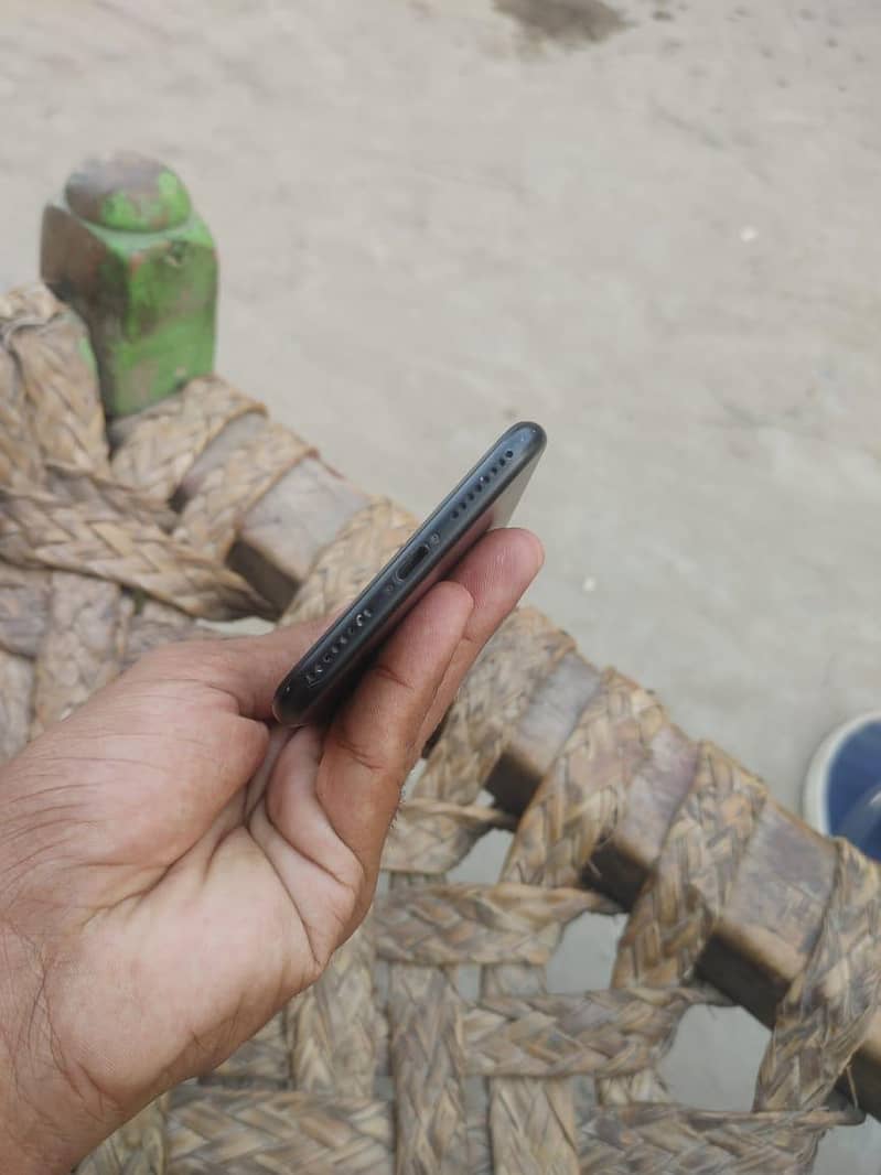 Apple iPhone 7 Plus 1
