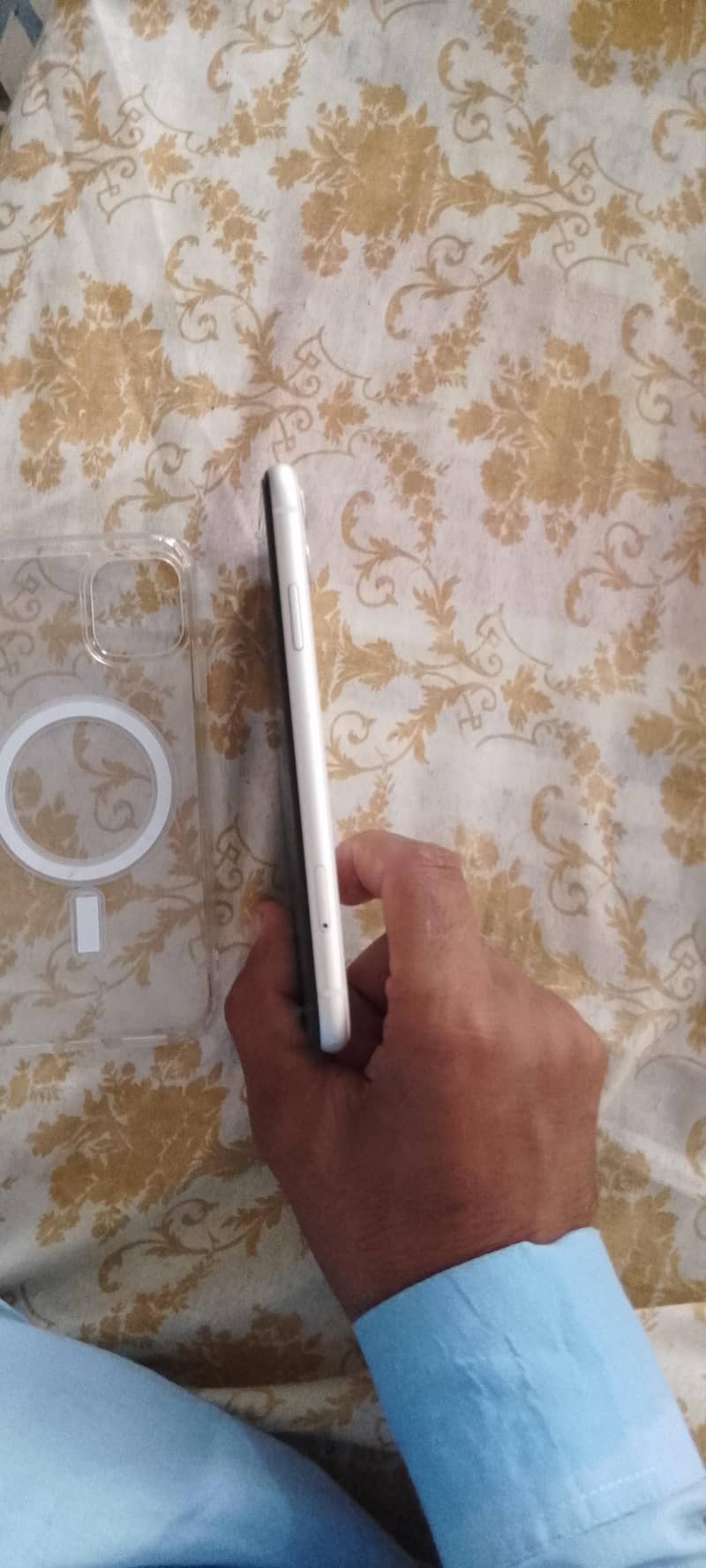 Apple iPhone 11 4