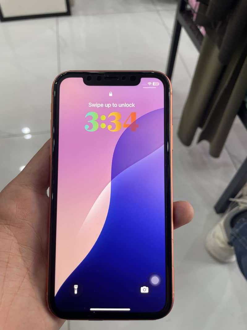 Apple iPhone XR 0