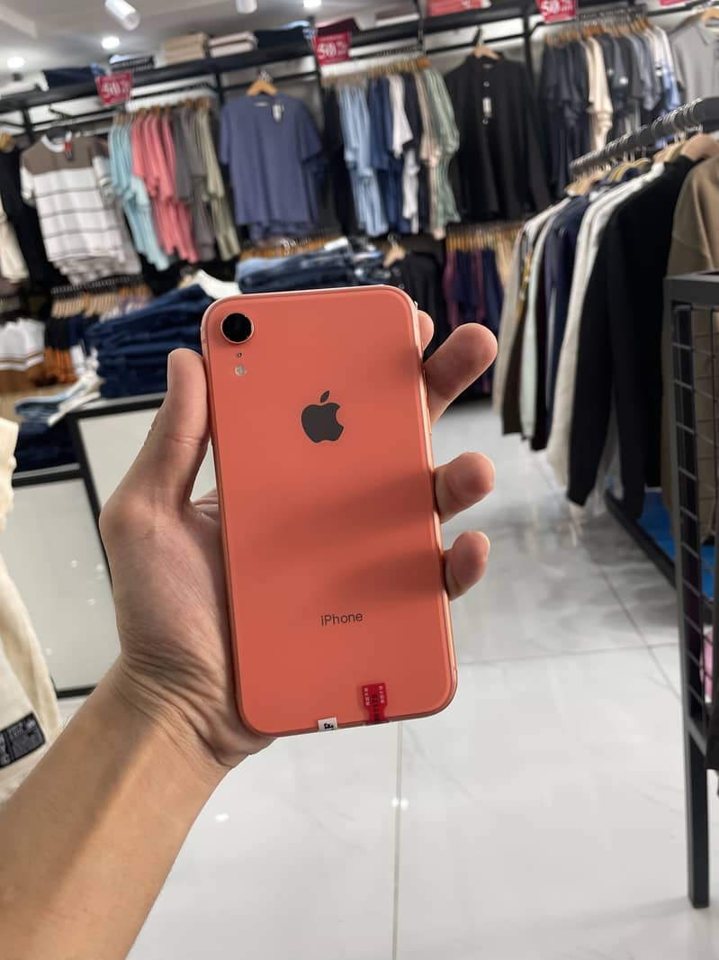 Apple iPhone XR 1