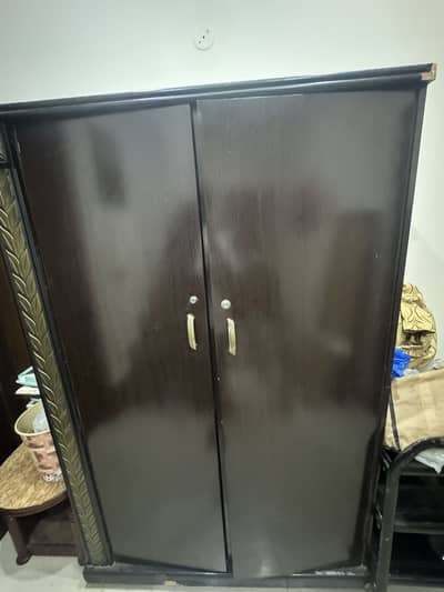 3 door wooden almari/wardrobe in reasonable price