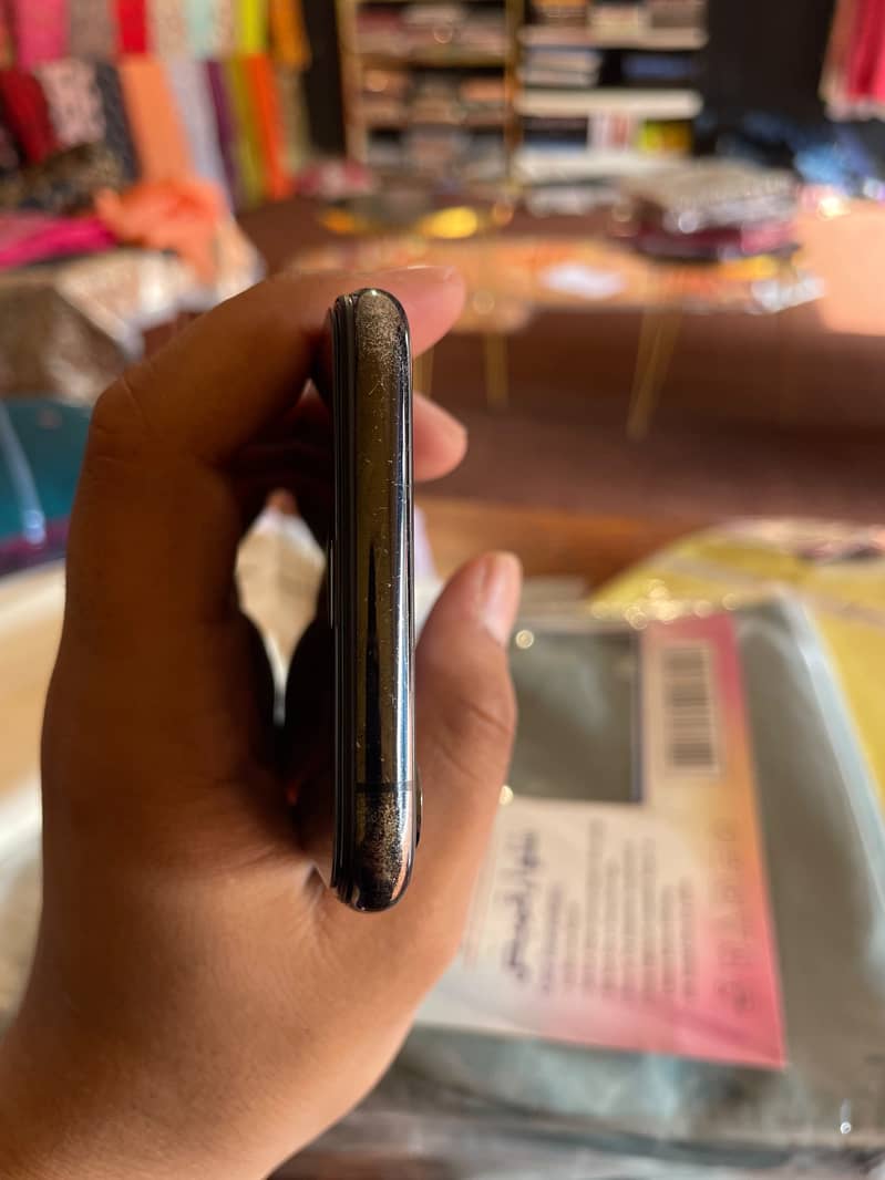 Apple iPhone XS 1