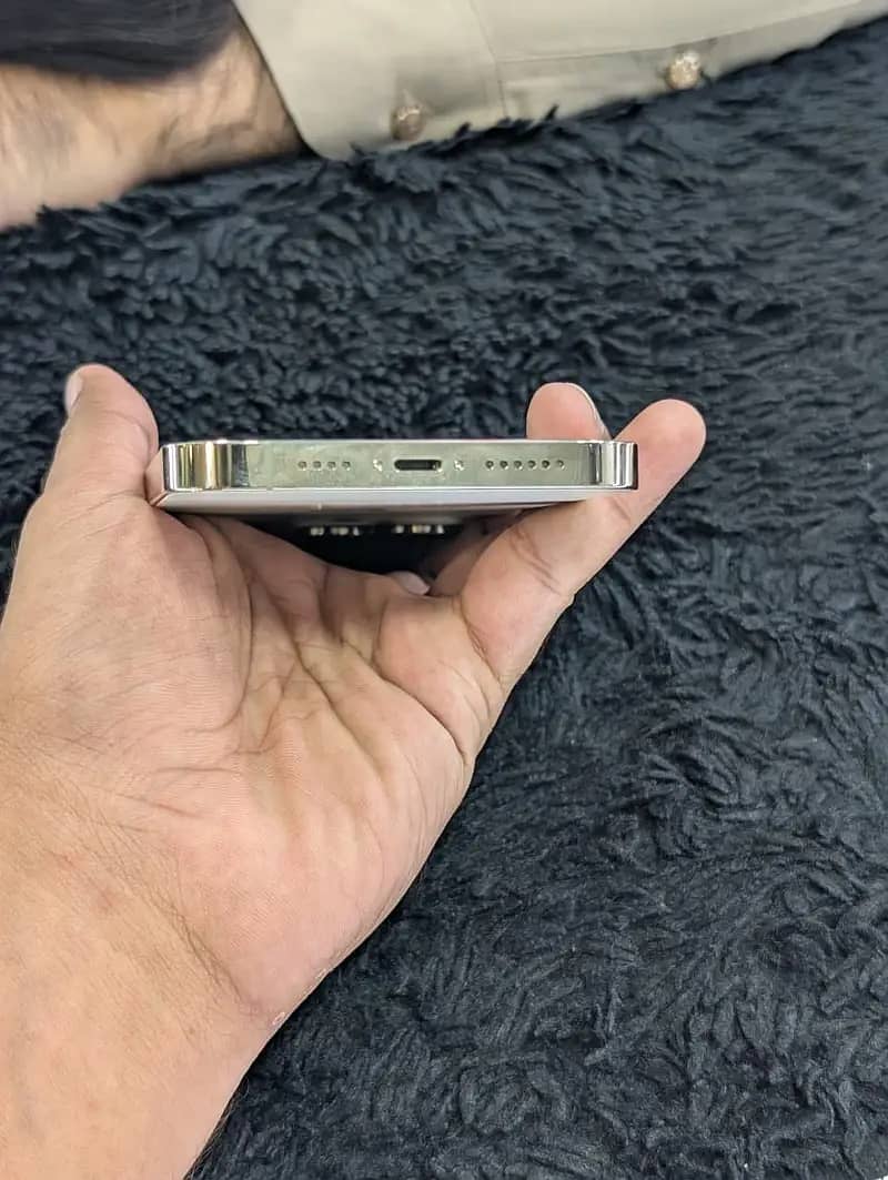 Apple iPhone 14 Pro Max 3