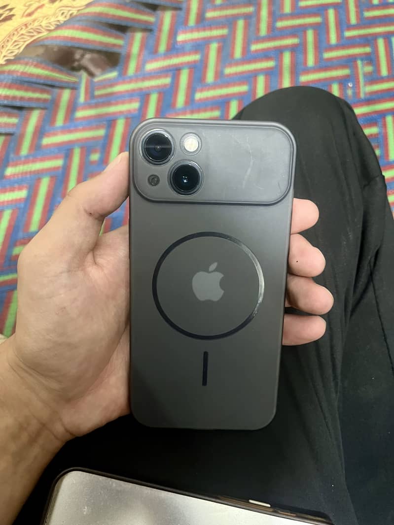 Apple iPhone 13 4