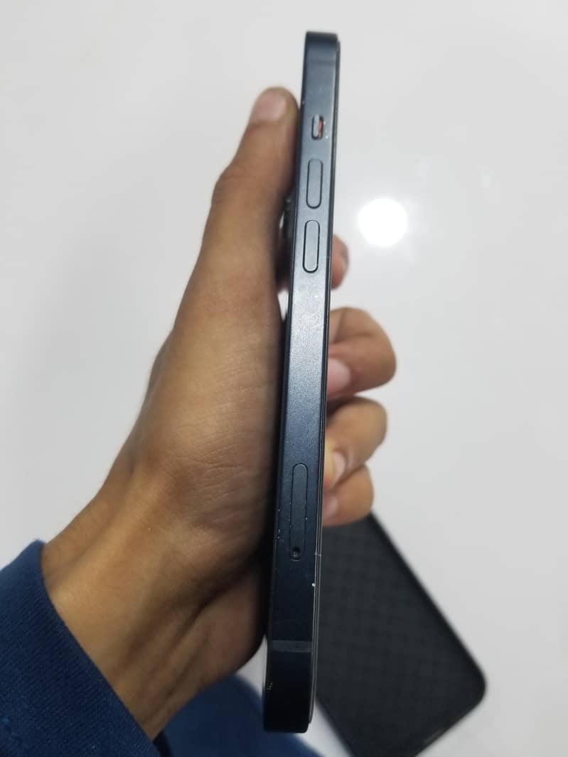 iPhone 13 jv 4