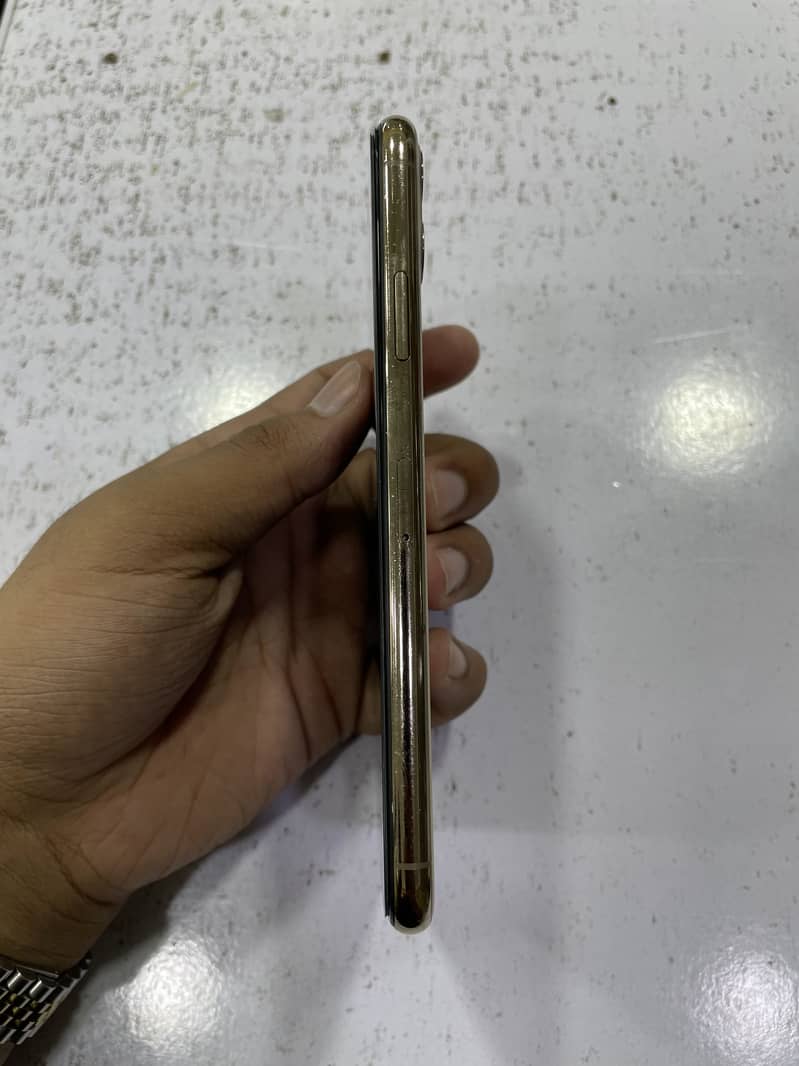 Apple iPhone 11 Pro Max 3