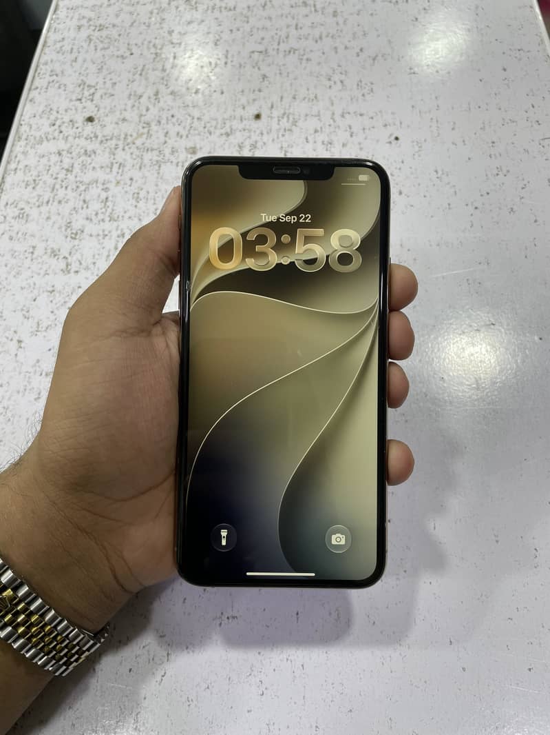 Apple iPhone 11 Pro Max 6