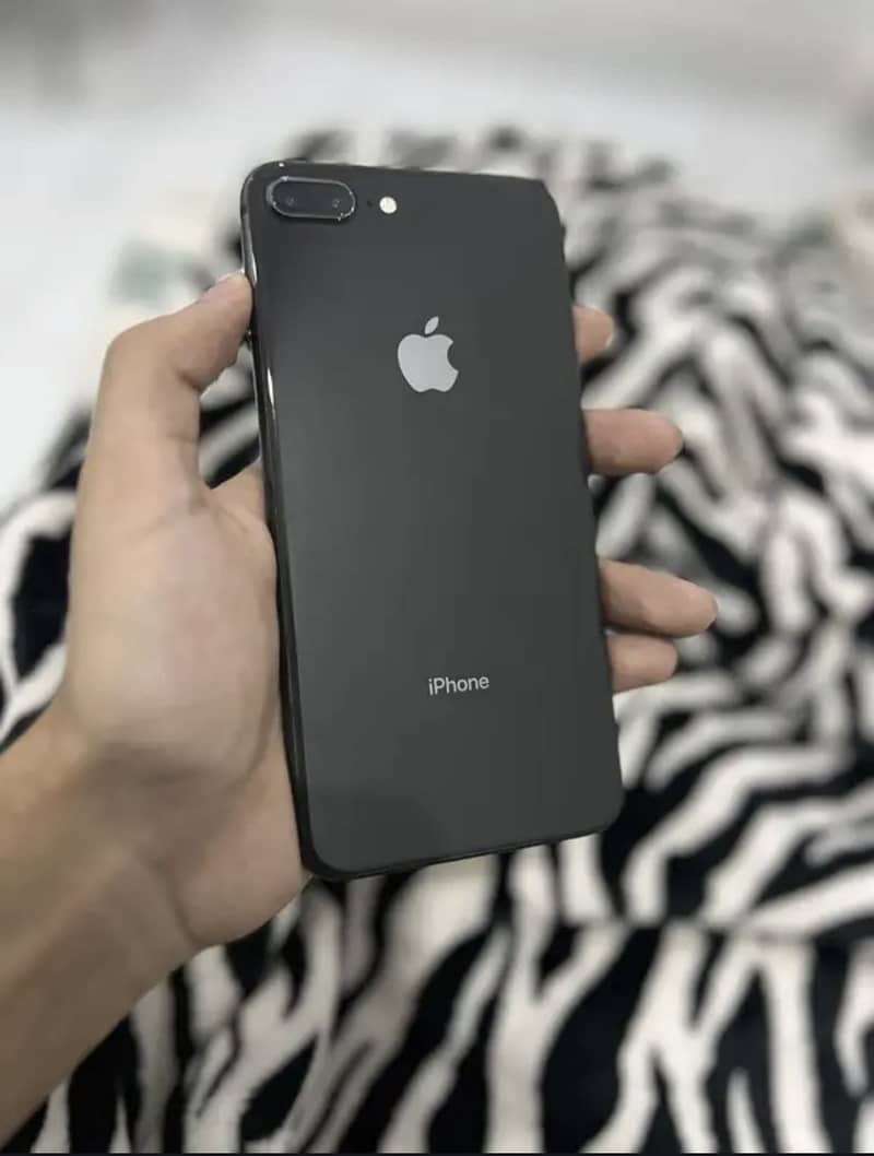 Apple iPhone 8 Plus 1