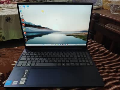 Lenovo IdeaPad slim 3i core 5 imported from Canada