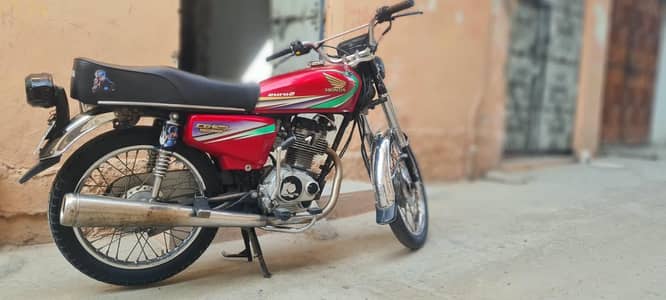 hond 125 red color 2015