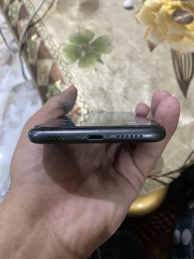 Apple iPhone 11 5