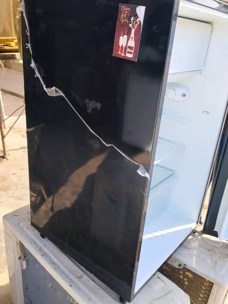 Panatron Mini Fridge 3