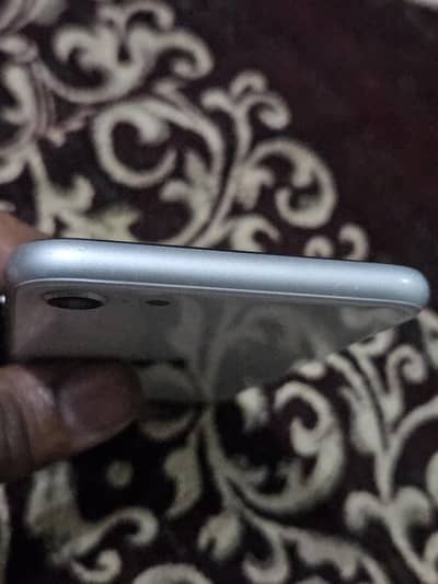 Apple iPhone SE