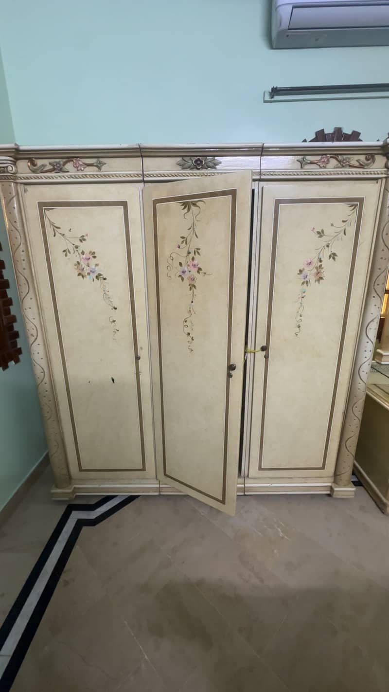 King bed set , cupboard 5