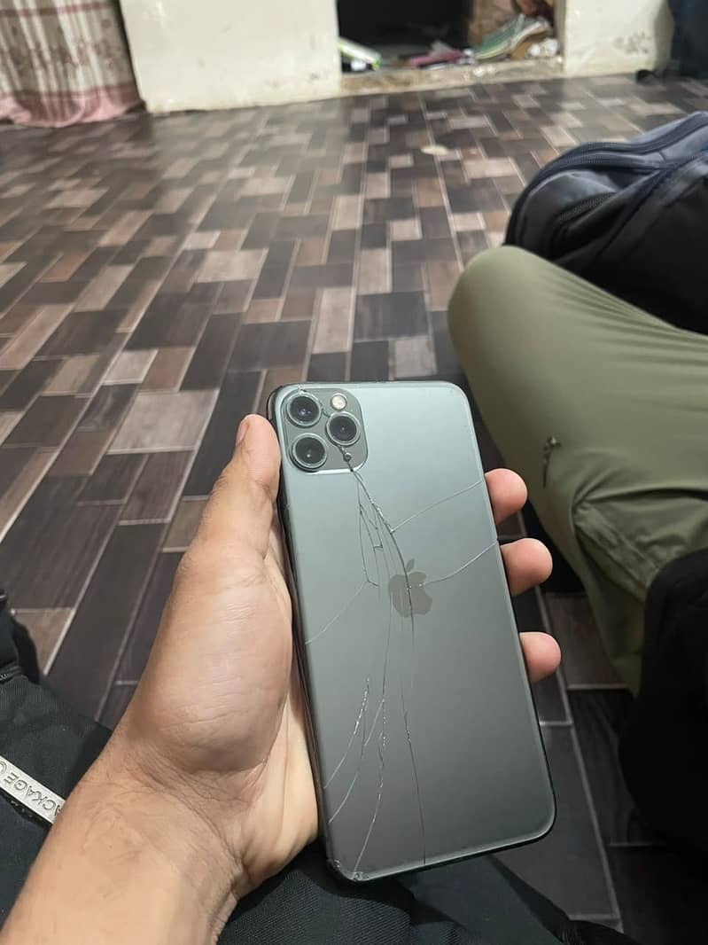 Apple iPhone 11 Pro Max 2