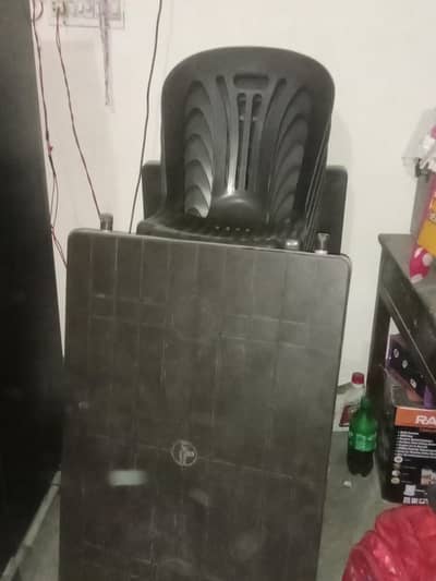 USED PLASTIC CHAIR'S