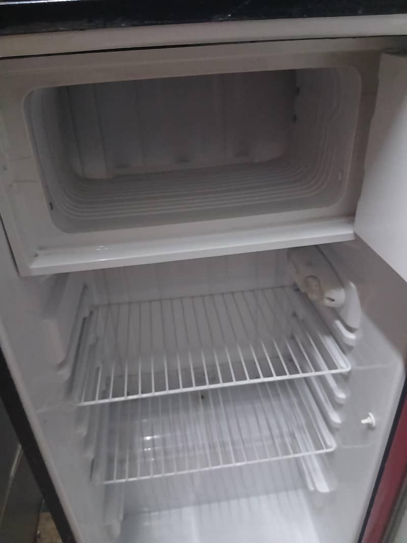 dawlance fridge 2