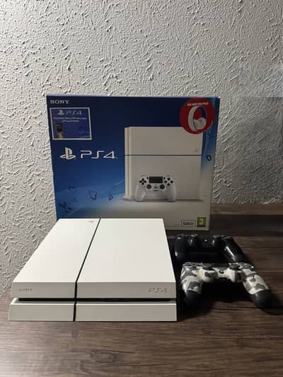 PS4 Glacier White 500GB | 2 Controllers | Orignal Box