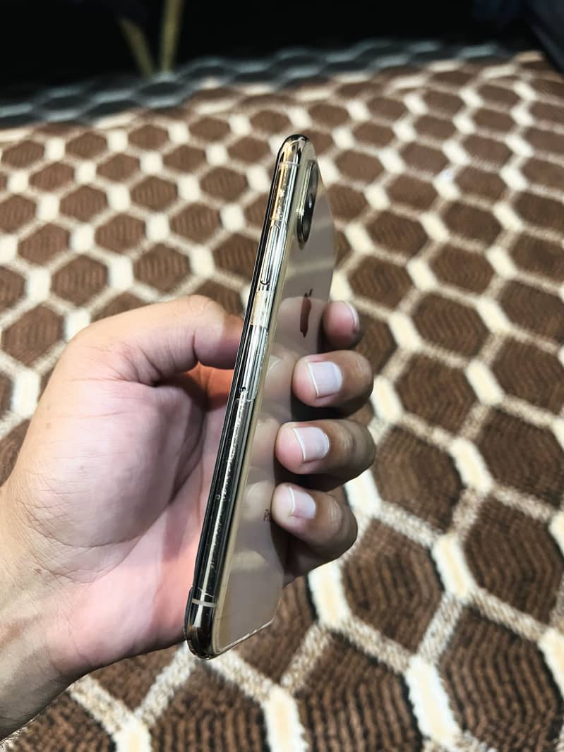 Apple iPhone XS 0