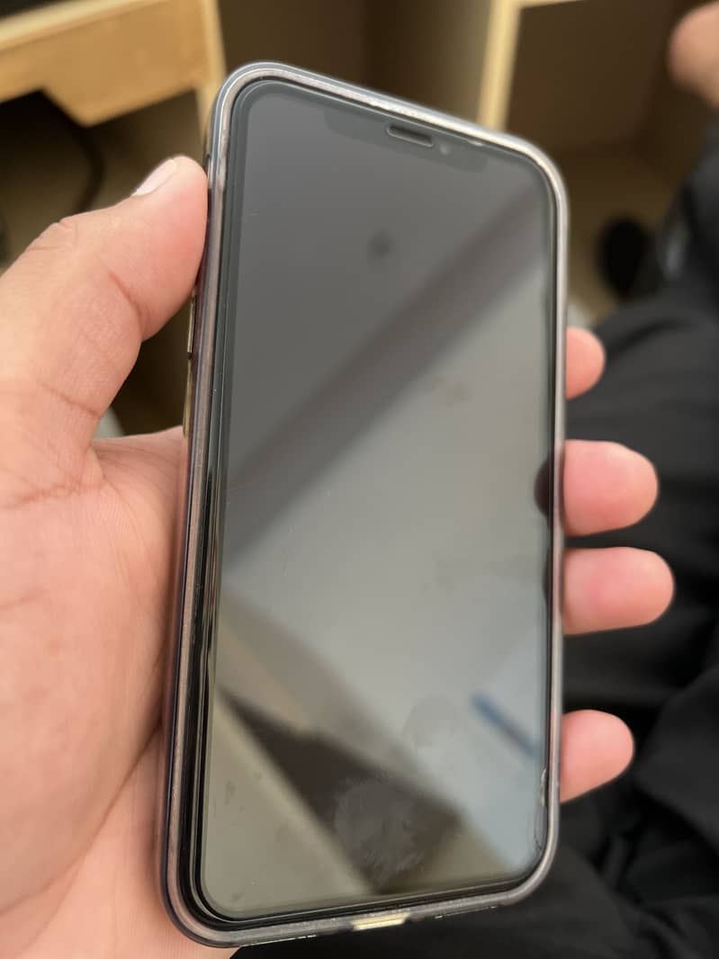 Apple iPhone XS 3
